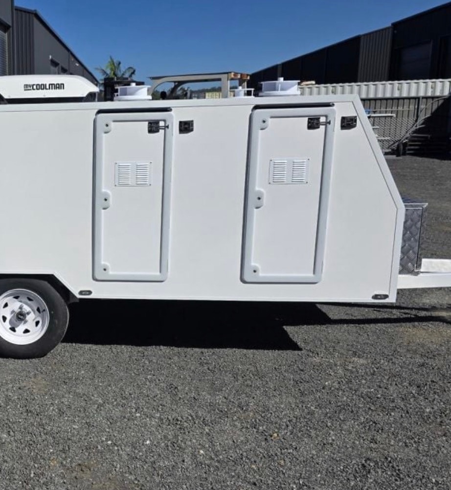 HYK9 trailer exterior side view